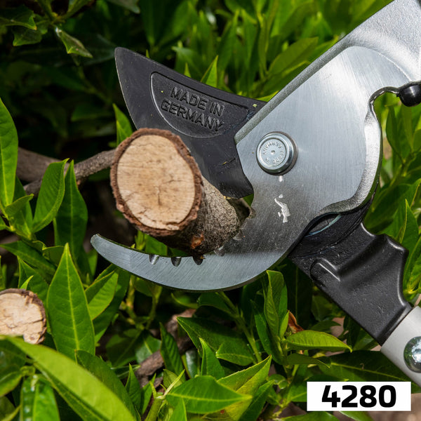 Astschere 4280 | Megacutter 82 cm | Mit Ölreservoir & Anschlagdämpfer - Julius Berger GmbH & Co. KG