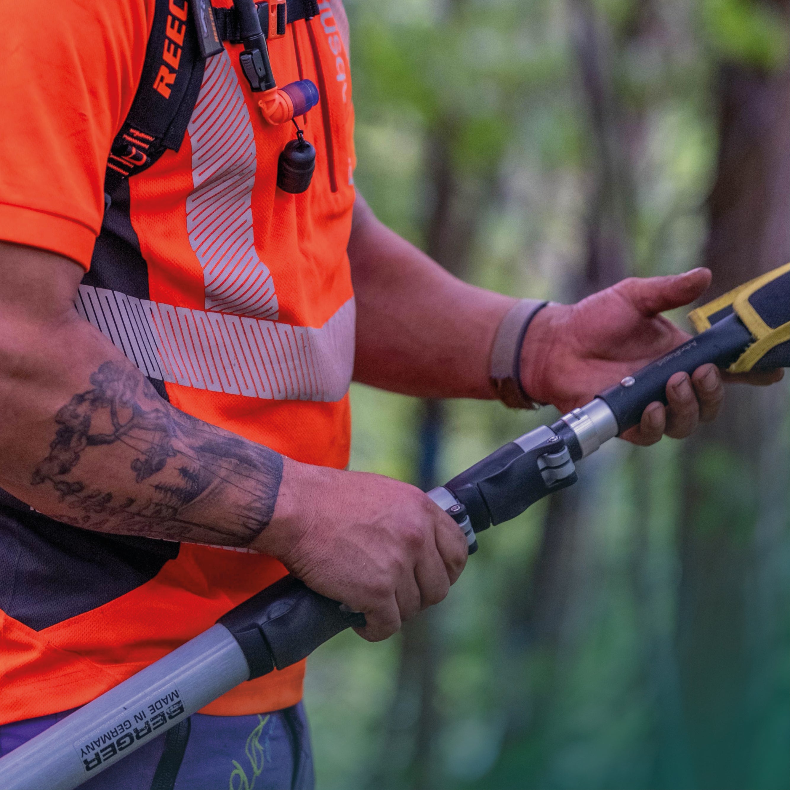 BERGER ArboRapid Ultra Light | 76003 | Grau/Schwarz | 3-teilig ausziehbare Teleskopstange, 2 Carbon- und 1 Glasfaser-Außenrohr „GFK