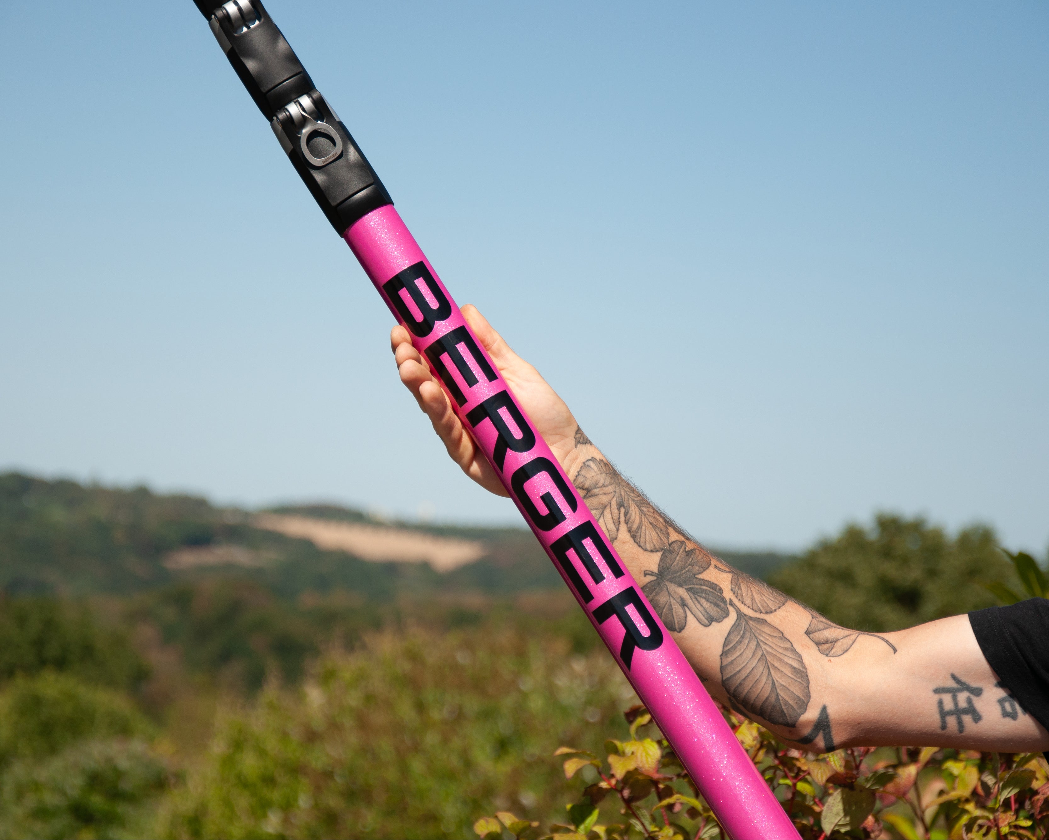 BERGER ArboRapid PINKtober Kletterstange | 76076 | 4-teilige Carbon-Teleskopstange | Länge 1,15–3,65 m | Easy-Click System | PINKtober Special Edition - Julius Berger GmbH & Co. KG
