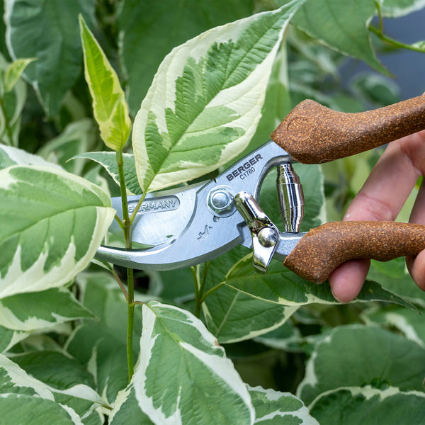 Hand shears bypass C1760 | Cork handle | Straight cutting head &amp; forged metal body