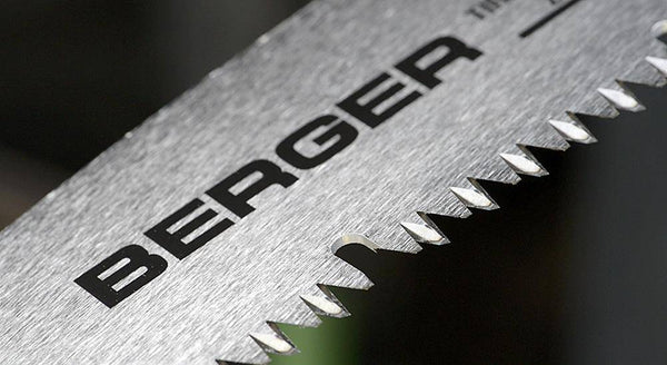 Nahaufnahme der Räumzähne der Julius Berger Astsäge